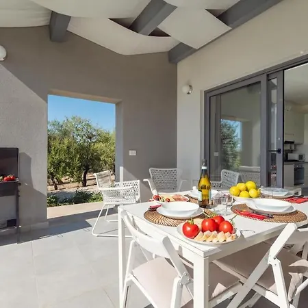 Tenuta Siciliana Cavaliere Con Depandance Pettegola Vista Mare Piscina Privata Idromassaggio *